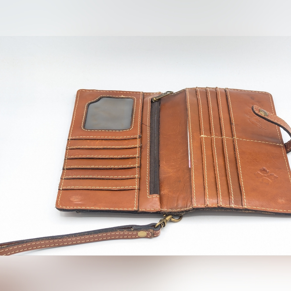 Patricia Nash Stylish Brown Gorgeous Leather Wristlet - Picture 6 of 10